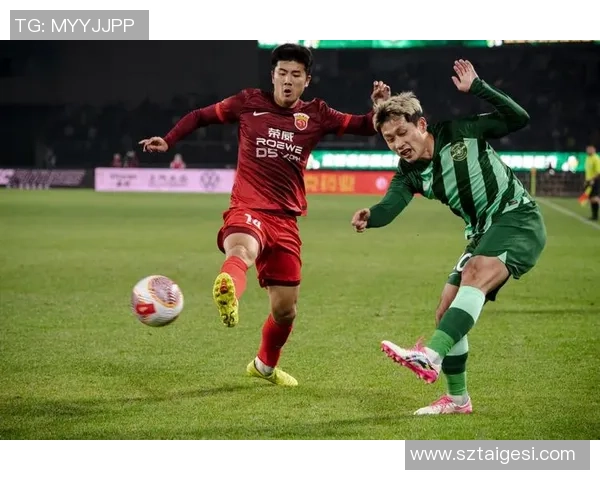 赛后分析：上海足球队与杭州足球队的技术对决及战术解析